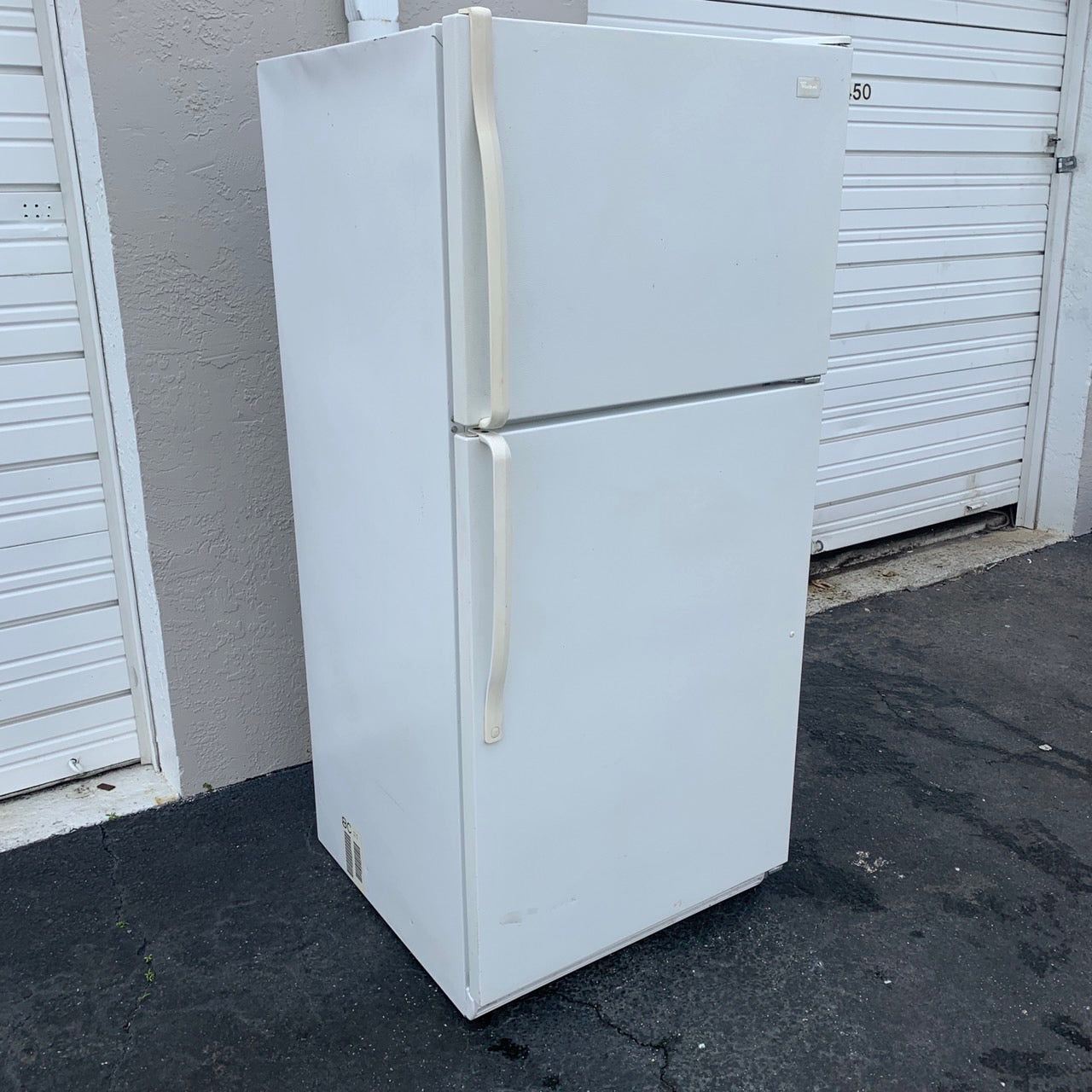 Whirlpool Top and Bottom Refrigerator Whirlpool Top and Bottom Refrigerator
